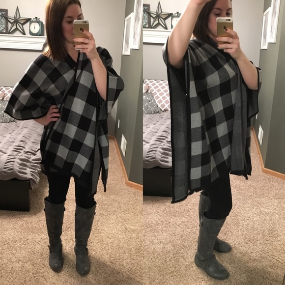 ◾️Heather Grey Checkered Poncho - Picture 2 of 3