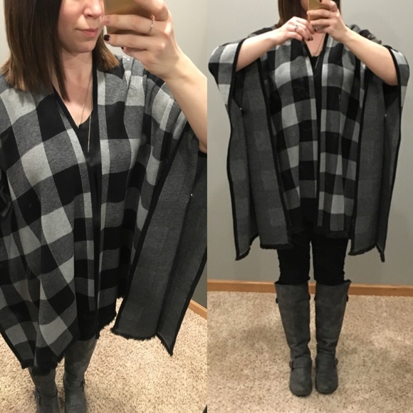 ◾️Heather Grey Checkered Poncho - Picture 3 of 3