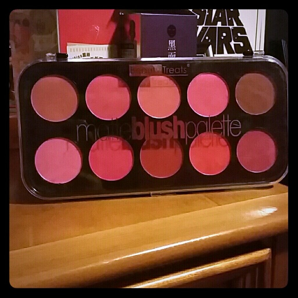 Beauty Treats Matte Blush Palette