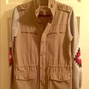 Casual jacket with Aztec pattern on sleeve