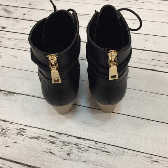 Tiffany Bootie. - Picture 3 of 4