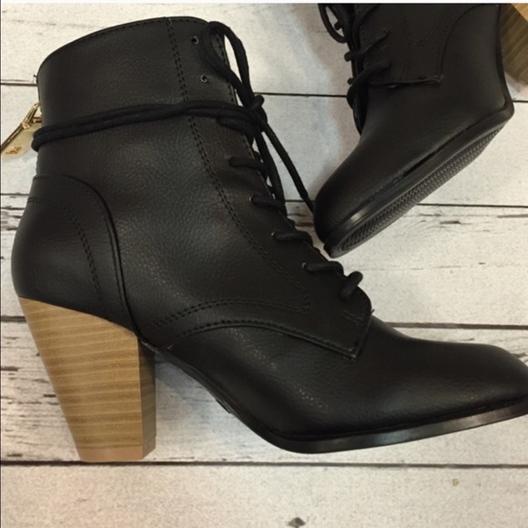 Tiffany Bootie. - Picture 4 of 4