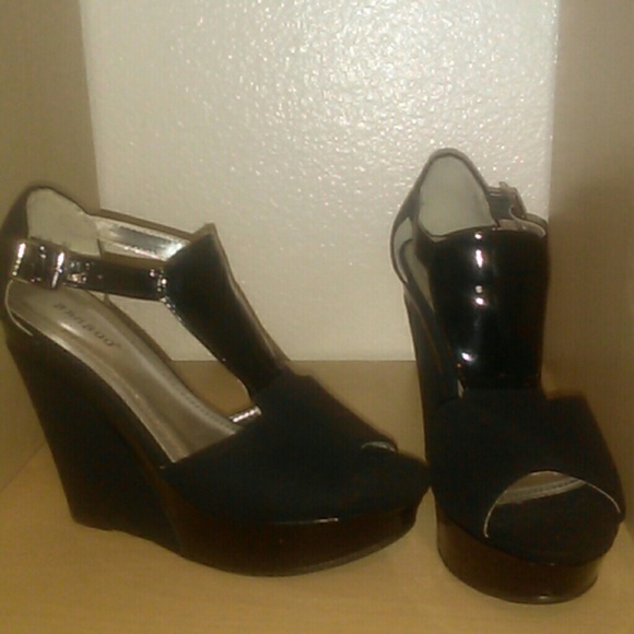 SOLD SOLD SOLD!! Black wedges part faux suede.