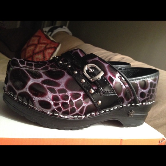 Sanita nurse shoes. Brand new.