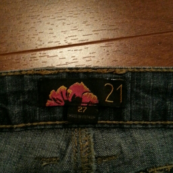 Jeans - Picture 2 of 3