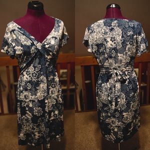 🎉 REDUCED! New Directions floral dress