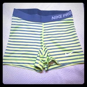 Nike pro shorts sz medium