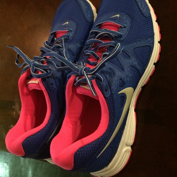 Women's running shoes