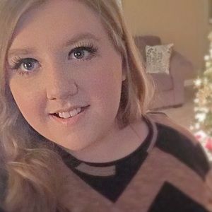 Meet your Posher, Micayla