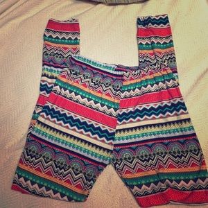 Patterned leggings sz medium