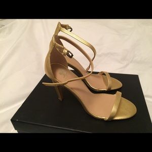 BRAND NEW! Joes jeans gold dress sandal