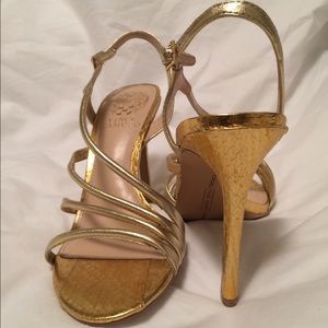 BRAND NEW Gold Vince Camuto Sandals