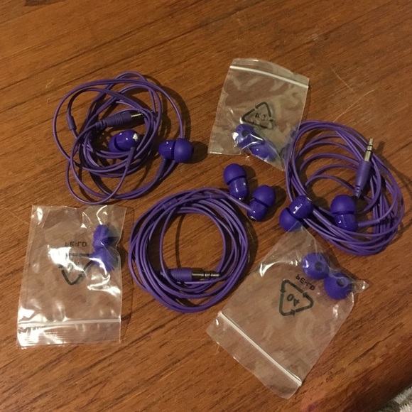 2 high quality Earphones