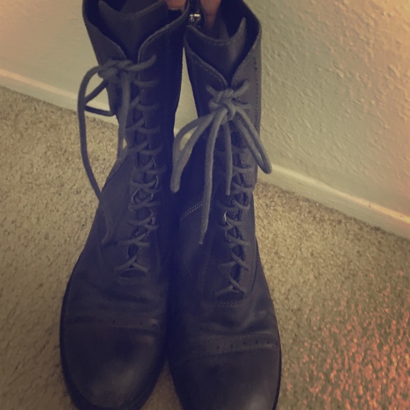 Gorgeous Vince Camuto Charcoal Grey Combat Boots