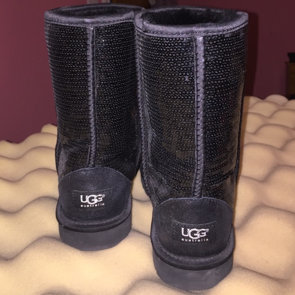 Short Black Sparkly UGGs from UGG Australia - Picture 3 of 3