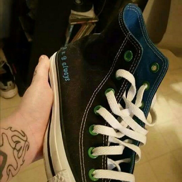 Customized converse - Picture 1 of 2