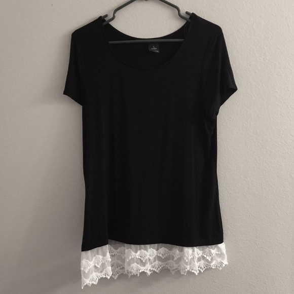 Tops - Tunic with lace trim