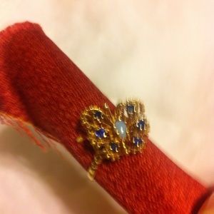 Butterfly gold ring.