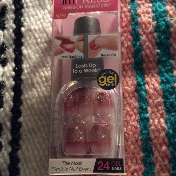 imPress Press-On Manicure