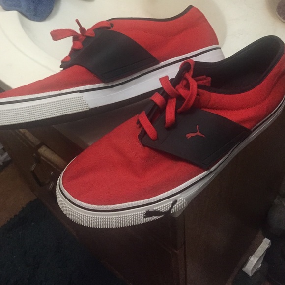 Puma shoes - Picture 2 of 4