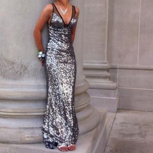 Dress size 4 but fits up to a 6