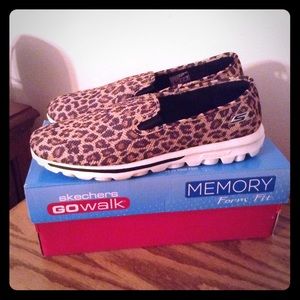 Skecher's Go Walk