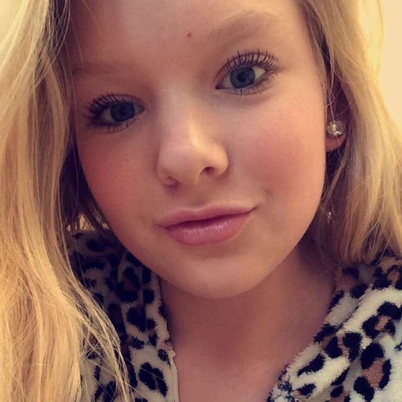 Meet your Posher, Alaina - Picture 1 of 1