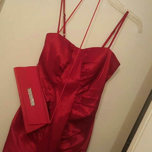Dress - Picture 3 of 4
