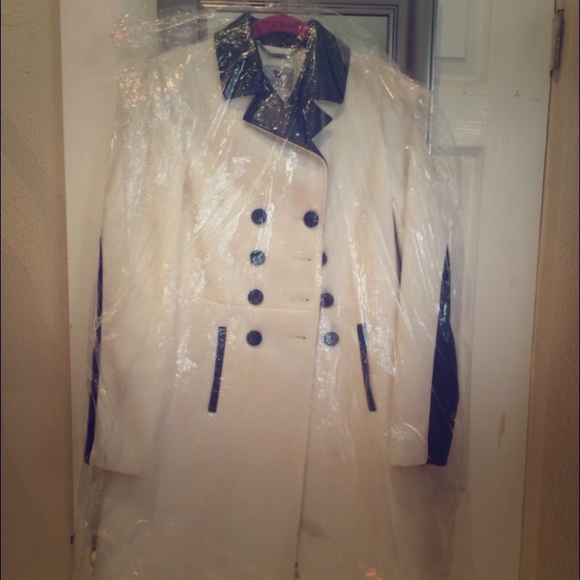 Worthington white and black coat.