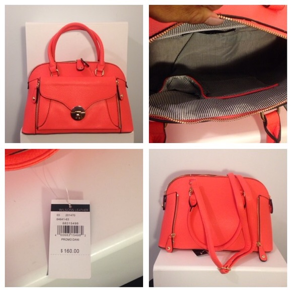 🚫SOLD🚫 Faux Leather Satchel w/ removable clutch - Picture 3 of 4