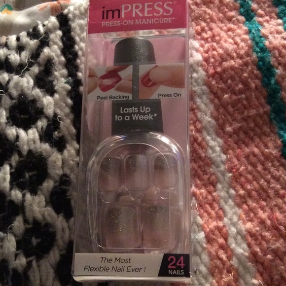 imPress Press-On Manicure