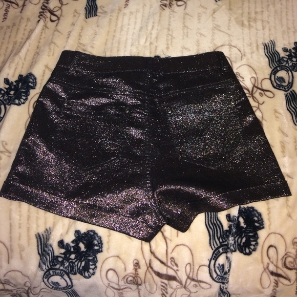 Short - Picture 2 of 3