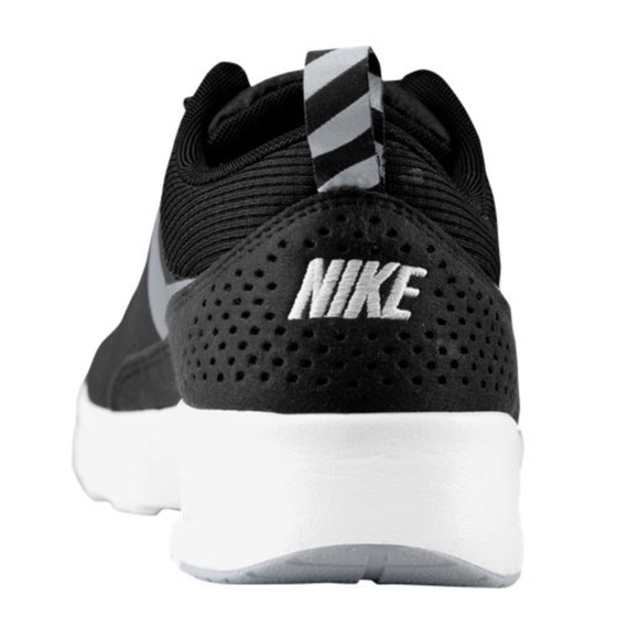 ISO NIKE AIR MAX THEA BLACK!!! ❤️ - Picture 3 of 3