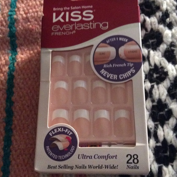 Kiss French Manicure Press-On Nails