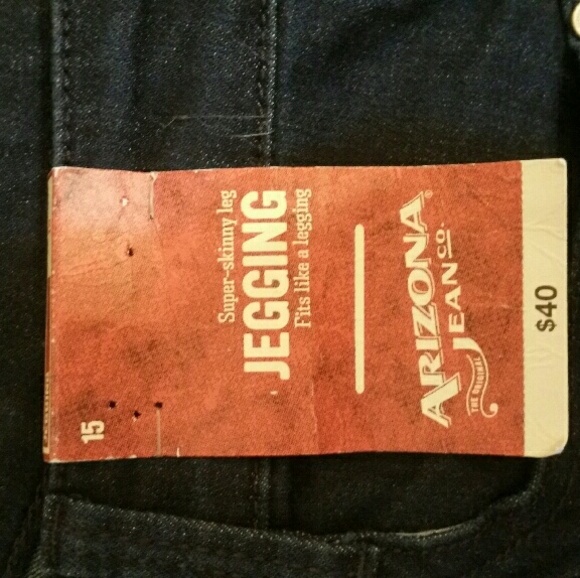 NWT WOMEN JEGGIN JEANS