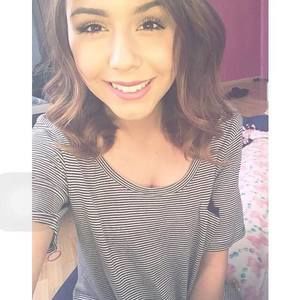 Meet your Posher, Marissa