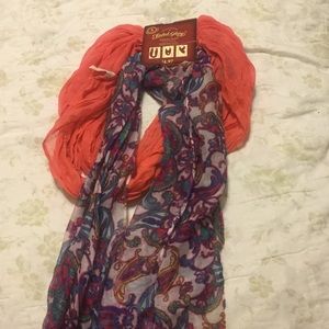 2 pack of scarves