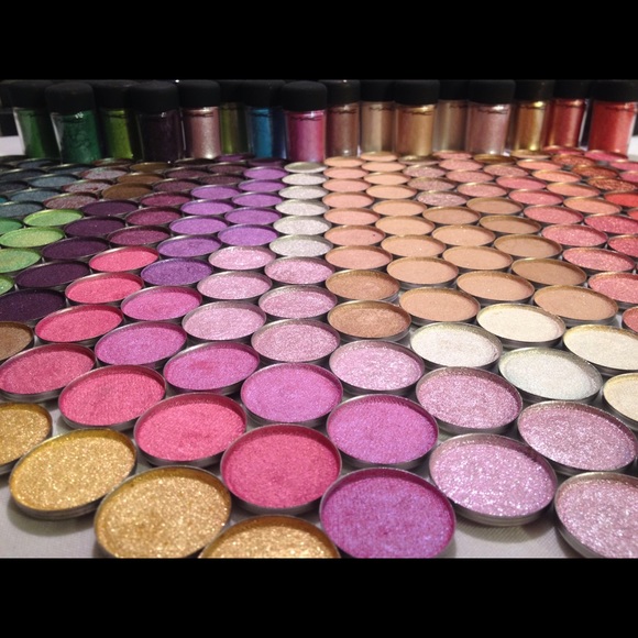 CUSTOM MAC PRESSED PIGMENT Palette ( 15 eyeshadow) - Picture 4 of 4