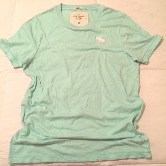 A&F crew neck t-shirt.