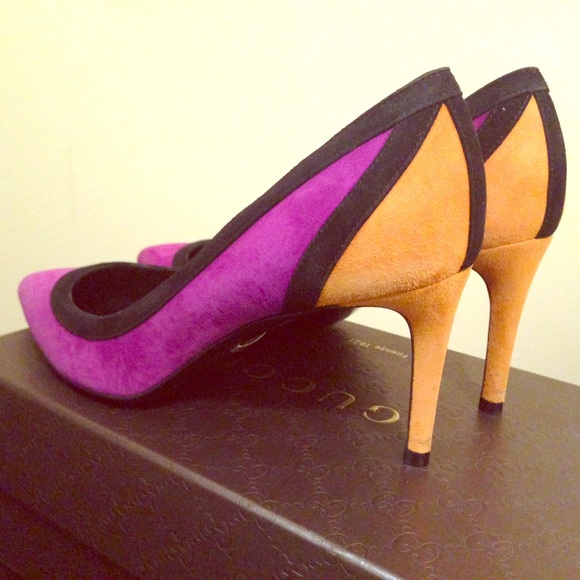 Gucci Suede Pumps