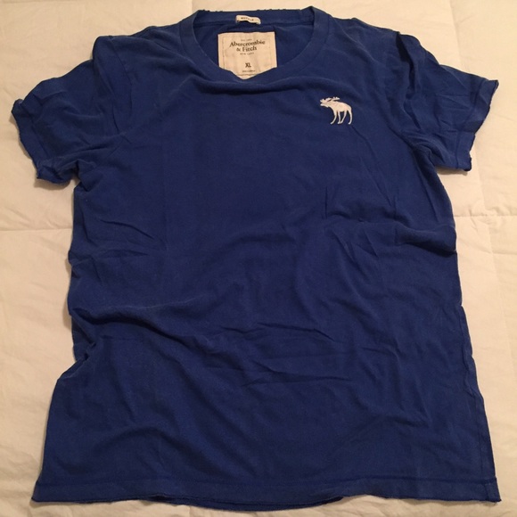 A&F crew neck t-shirt.