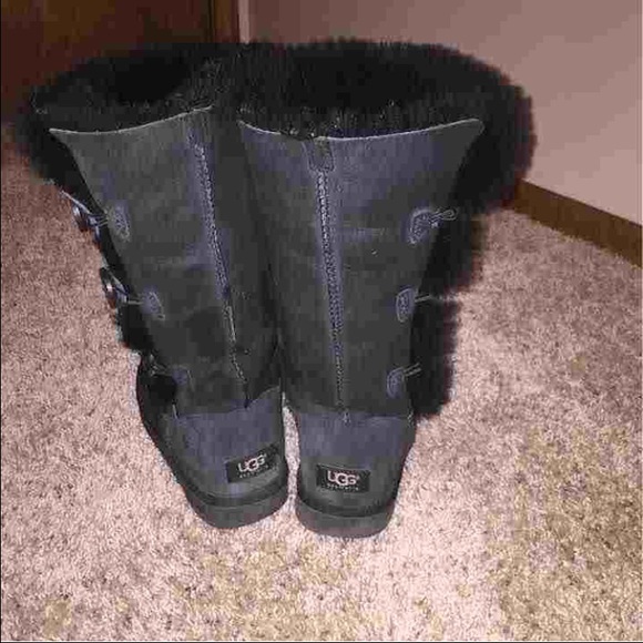 Bailey button black uggs
