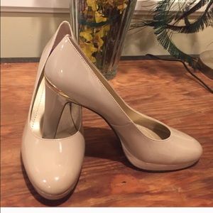 TAHARI heels reserved.