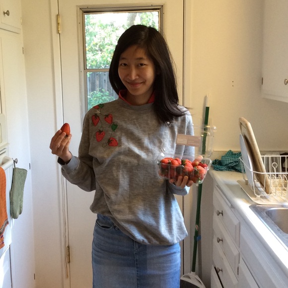 🍓About Me🍓 - Picture 2 of 2