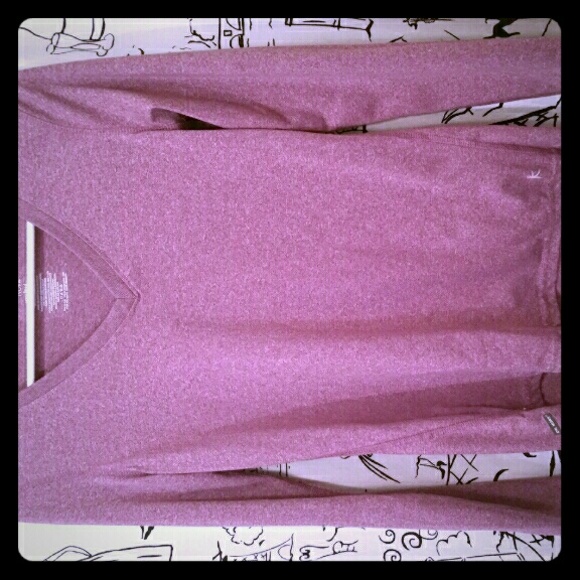 Women's long sleeve v-neck  Activewear top!
