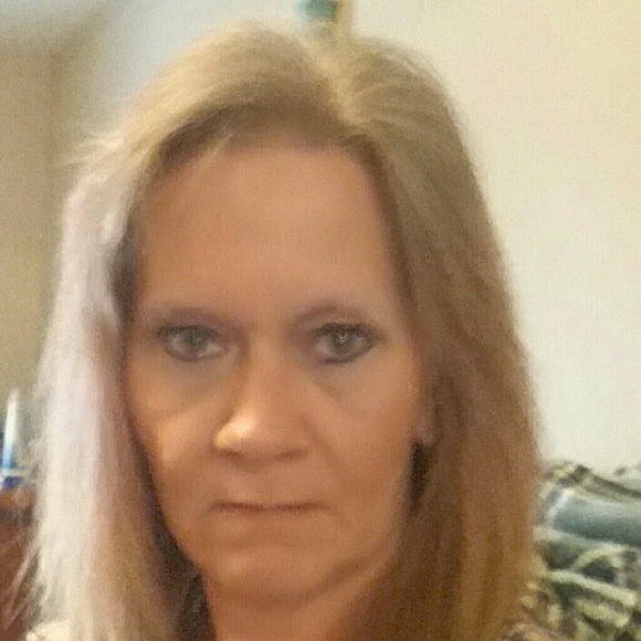 Meet your Posher, Cynthia