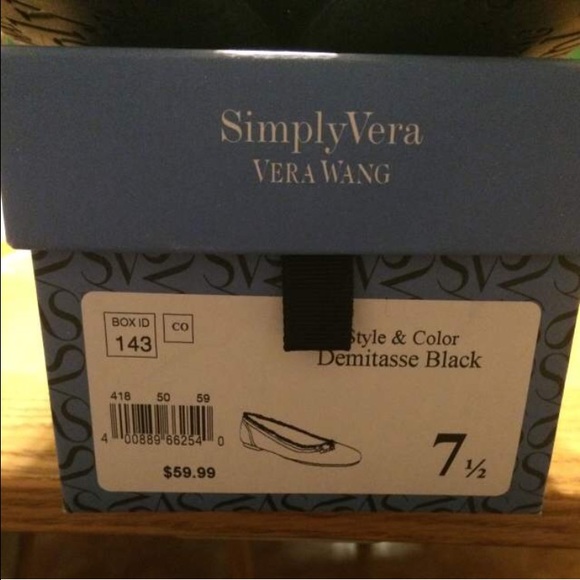 Simply Vera Flats - Picture 3 of 3