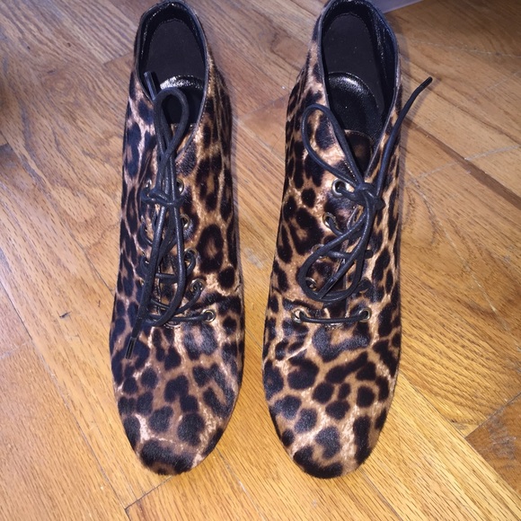 DVF Skylar Calf Hair Leopard Lace-Up Ankle Boot 7! - Picture 7 of 7