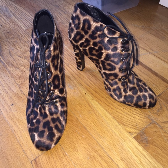 DVF Skylar Calf Hair Leopard Lace-Up Ankle Boot 7! - Picture 6 of 7