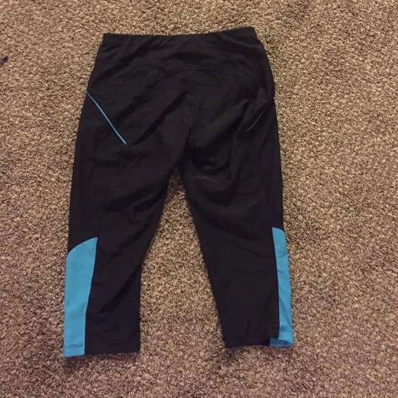 ❌SOLD❌Workout pants - Picture 2 of 3
